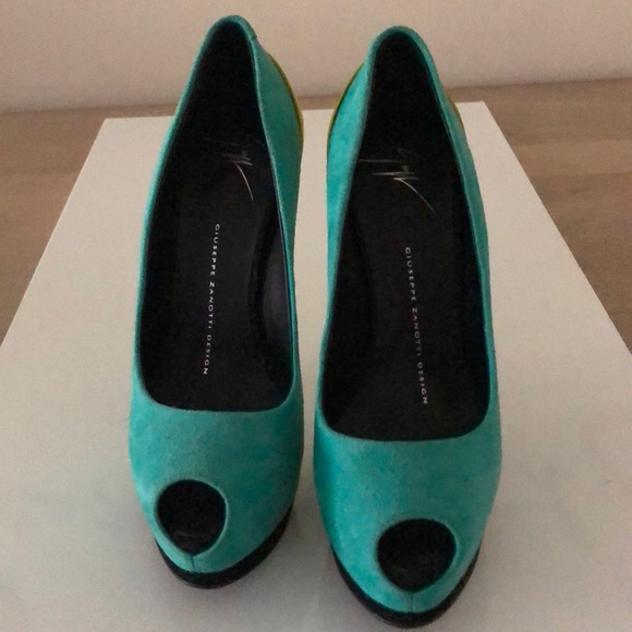 Giuseppe Zanotti teal and yellow heels - Picture 2 of 5
